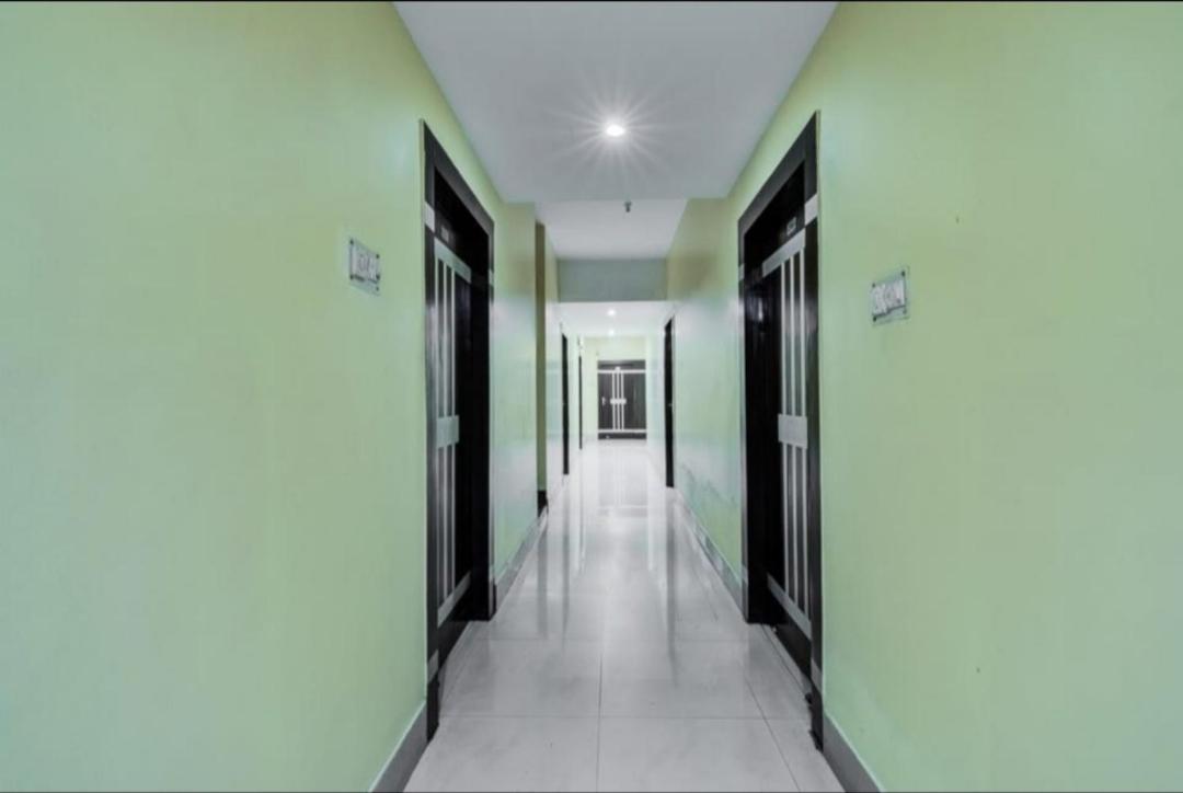 Hotel The Avenue Gamharia Esterno foto
