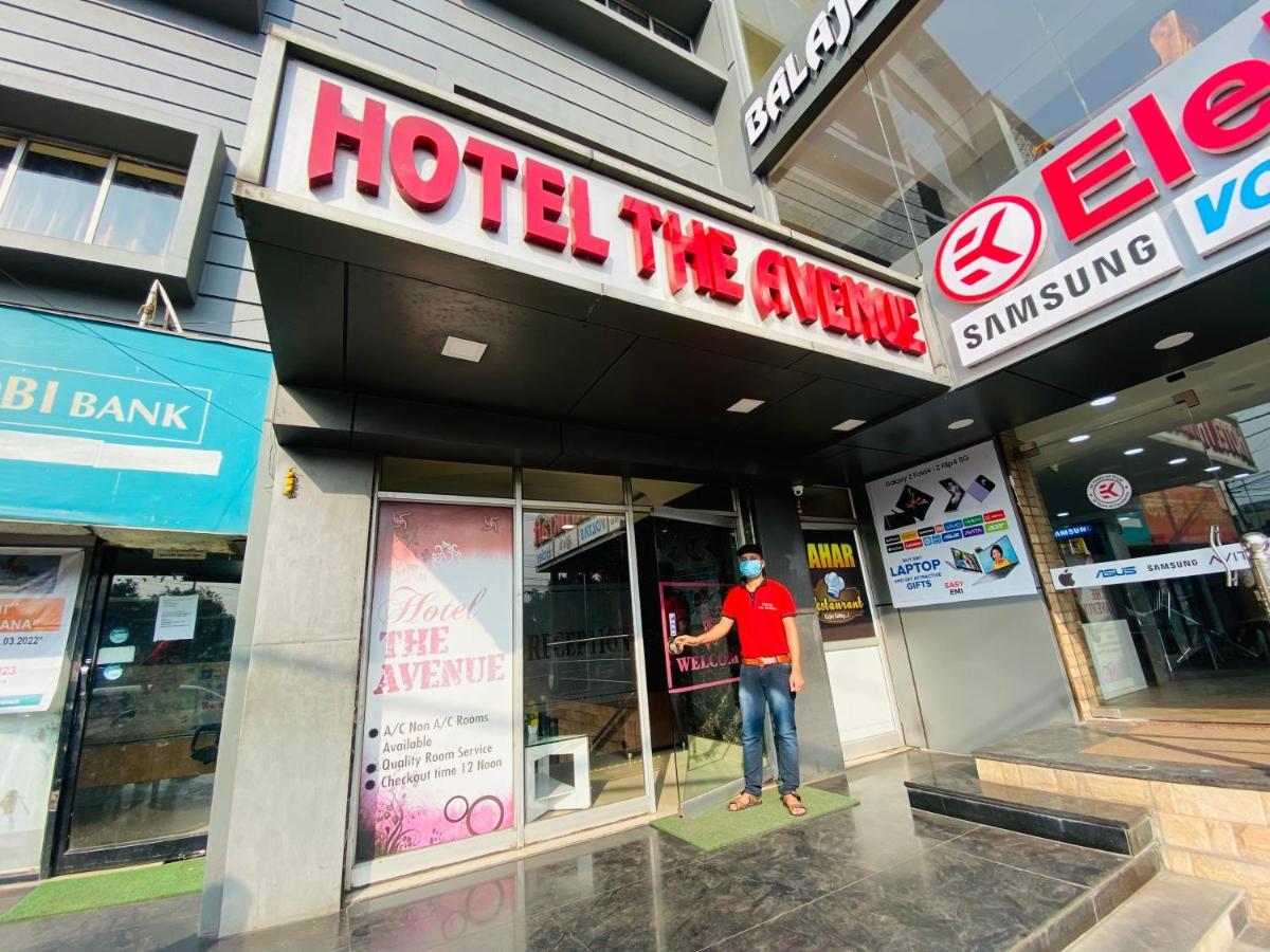 Hotel The Avenue Gamharia Esterno foto