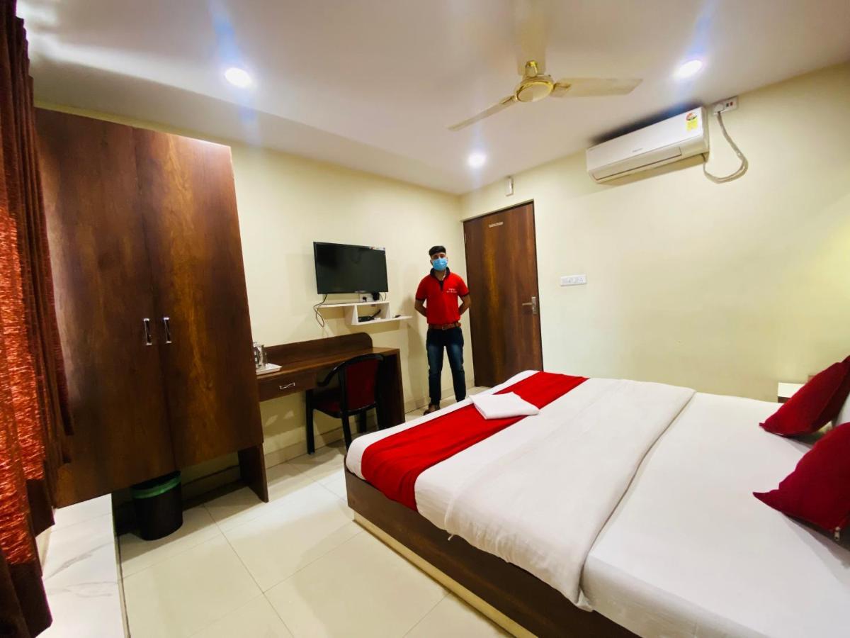 Hotel The Avenue Gamharia Esterno foto